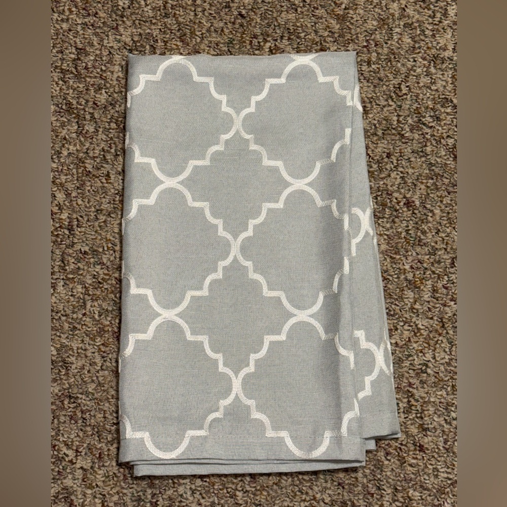 Mainstays accent curtain 37 x 84 Gray and White Geometric Patterned‎ curtain